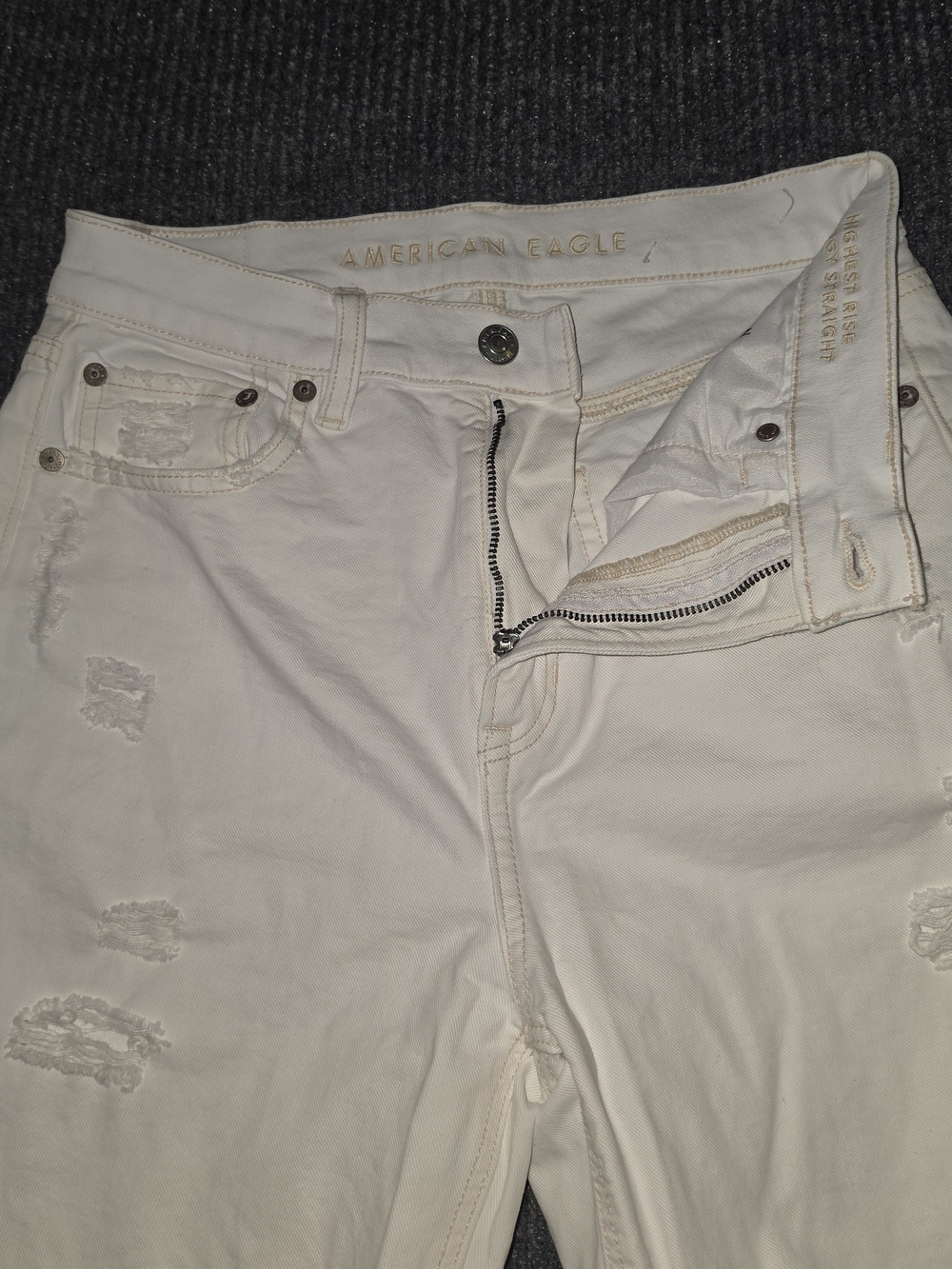 American Eagle White Denim Jeans with Copper Hardware - Picture 4 of 10
